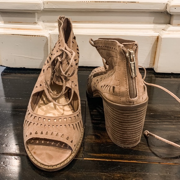 Vince Camuto lace up sandals - Picture 1 of 3
